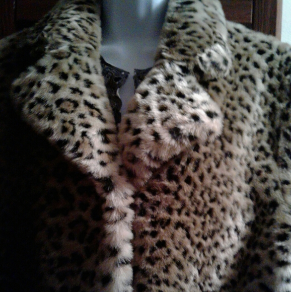 NWT,Vintage 90s,Beautiful, Super SOFT,Leopard Print,Faux Fur,Midi Coat🐆🐆🐆🤎🖤 - Picture 3 of 17
